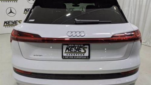 2019 Audi e-tron WA1VAAGE1KB019930