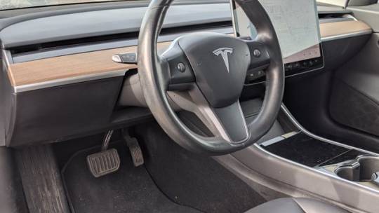 2018 Tesla Model 3 5YJ3E1EA7JF033425