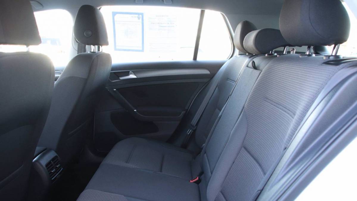 2017 Volkswagen e-Golf WVWKR7AU4HW953747