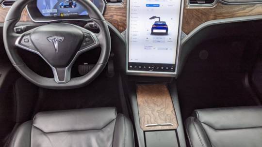 2017 Tesla Model X 5YJXCBE2XHF044628