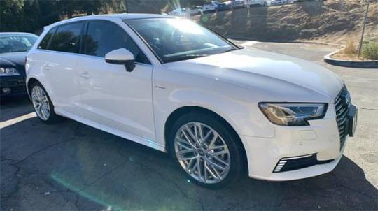 2018 Audi A3 Sportback e-tron WAUTPBFF1JA066520