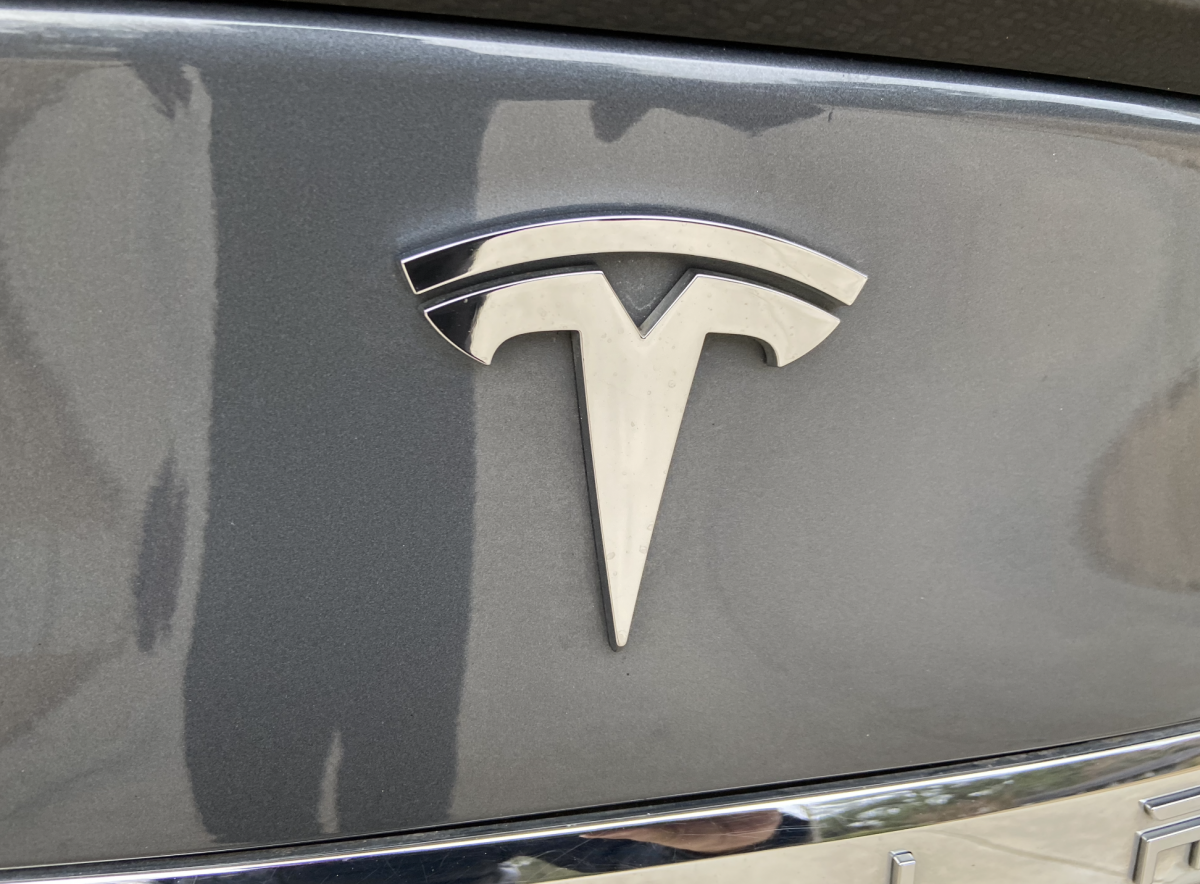 2013 Tesla Model S 5YJSA1DP2DFP15744