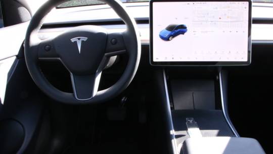 2020 Tesla Model Y 5YJYGDEE9LF006489