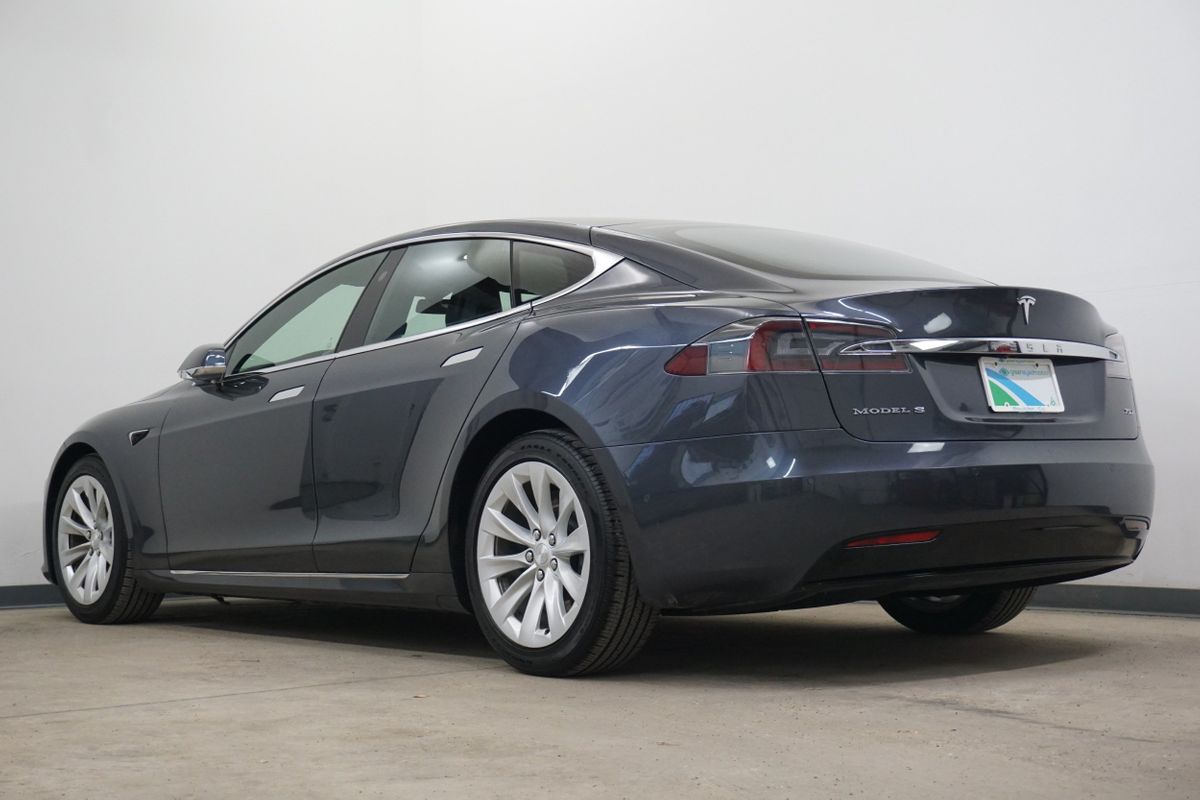 2017 Tesla Model S 5YJSA1E26HF210606