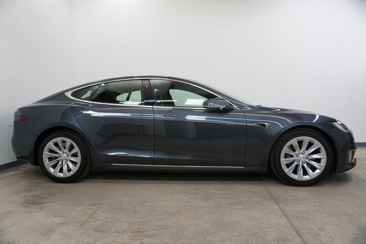 2017 Tesla Model S 5YJSA1E26HF210606