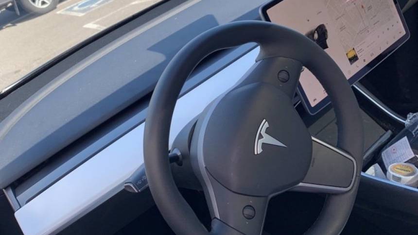 2020 Tesla Model Y 5YJYGDEE5LF027808