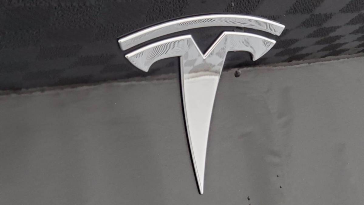 2020 Tesla Model Y 5YJYGDEE4LF040212