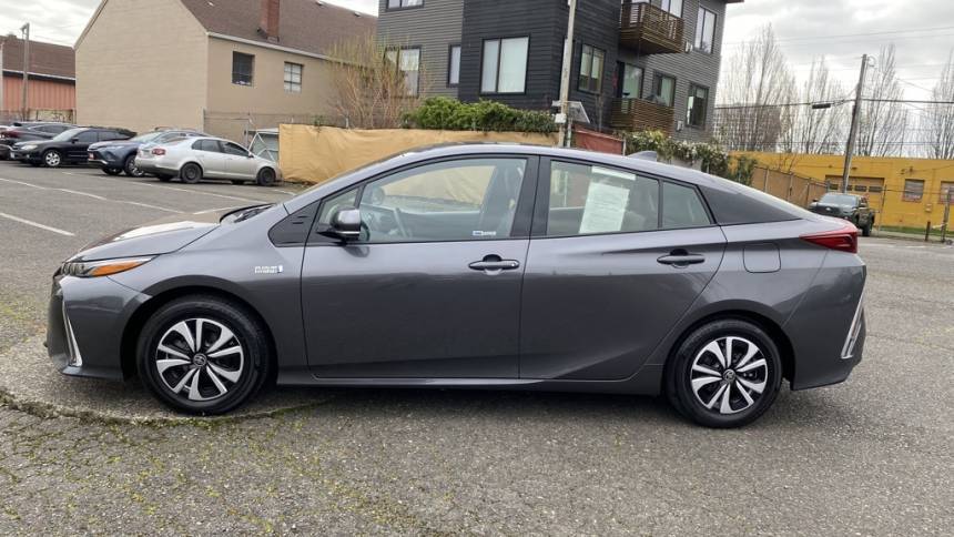 2018 Toyota Prius Prime JTDKARFP8J3075169