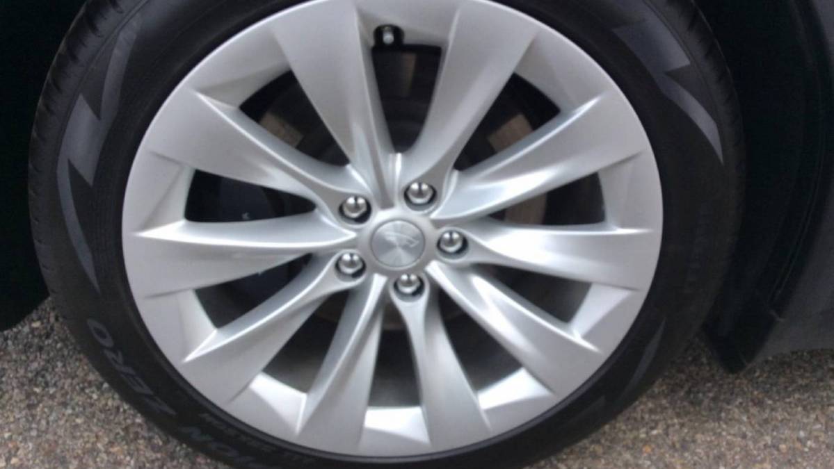 2017 Tesla Model X 5YJXCDE28HF076019