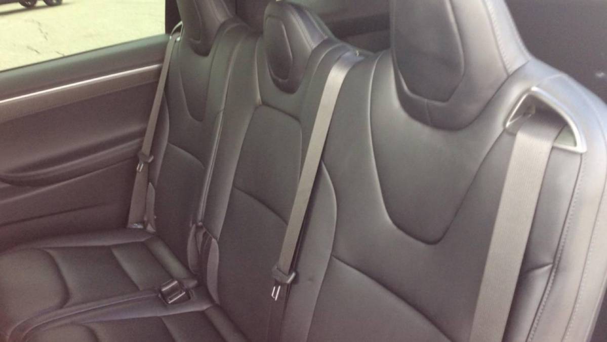 2017 Tesla Model X 5YJXCDE28HF076019