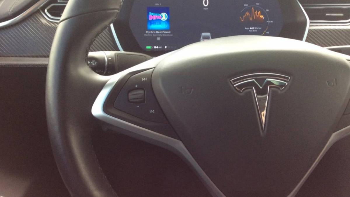 2017 Tesla Model X 5YJXCDE28HF076019