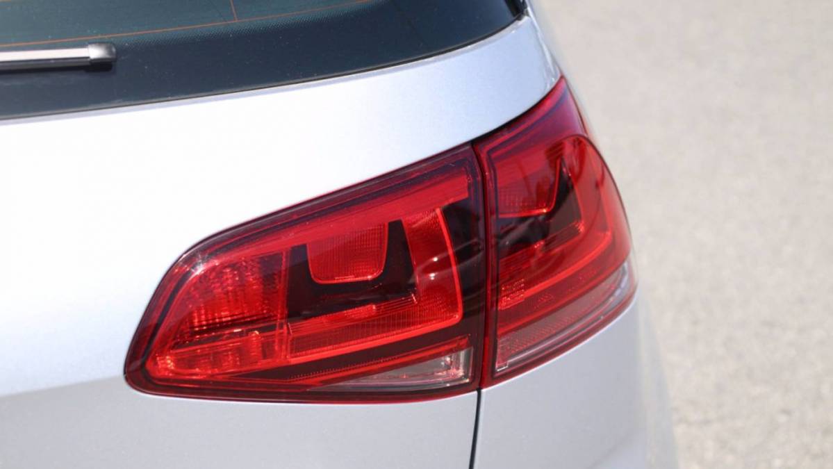 2015 Volkswagen e-Golf WVWKP7AU0FW907075
