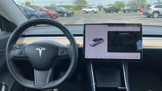 2018 Tesla Model 3 5YJ3E1EB1JF089059