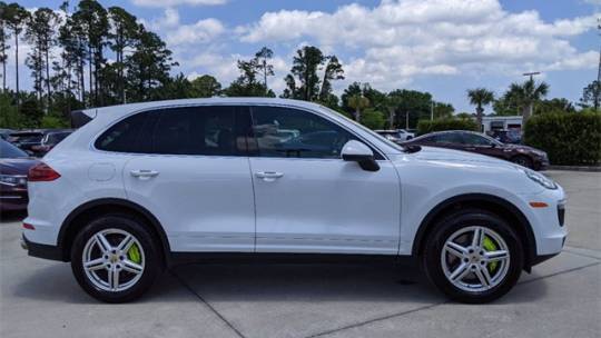 2016 Porsche Cayenne WP1AE2A29GLA62537