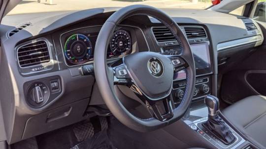 2018 Volkswagen e-Golf WVWPR7AU3JW907046