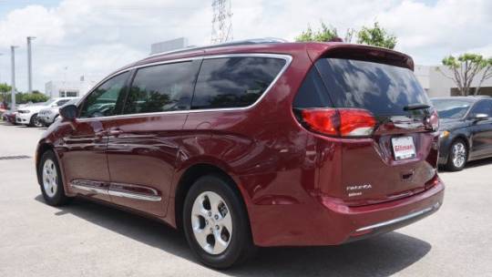 2018 Chrysler Pacifica Hybrid 2C4RC1L73JR133470