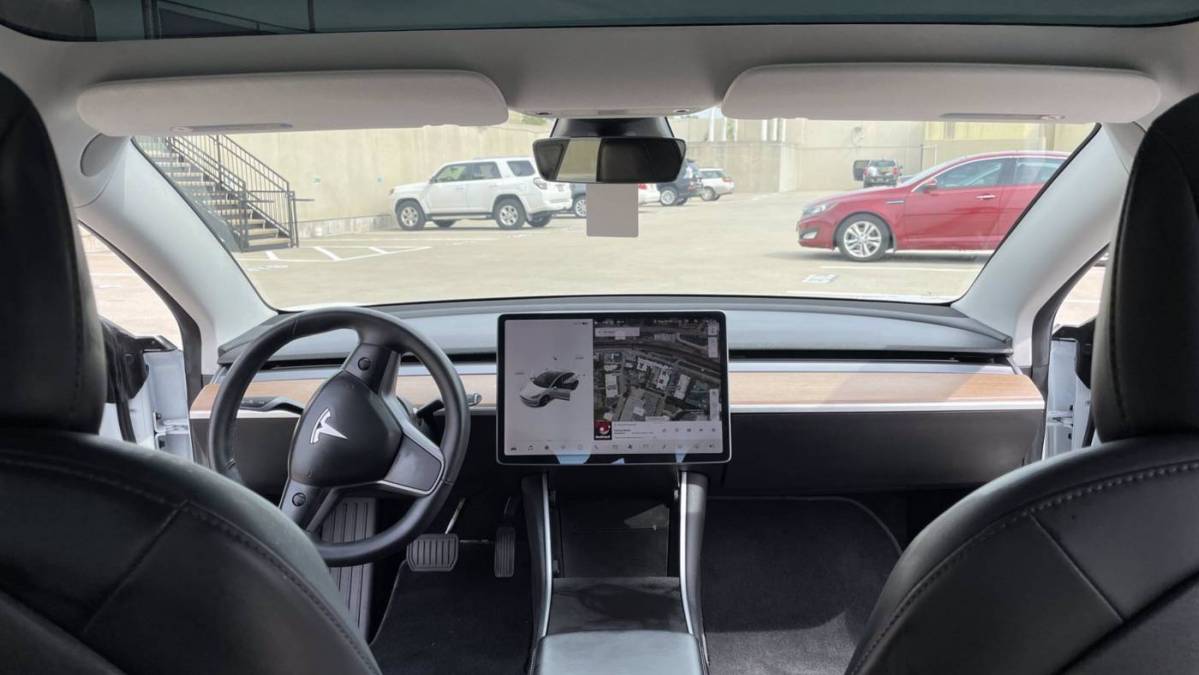 2018 Tesla Model 3 5YJ3E1EA0JF043861