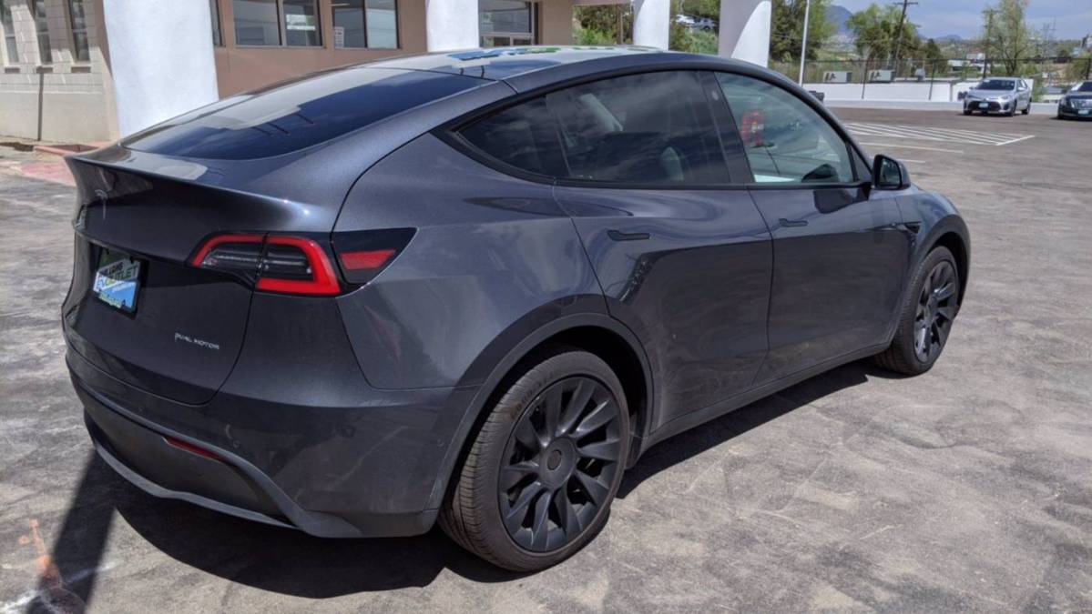 2021 Tesla Model Y 5YJYGDEE4MF112463