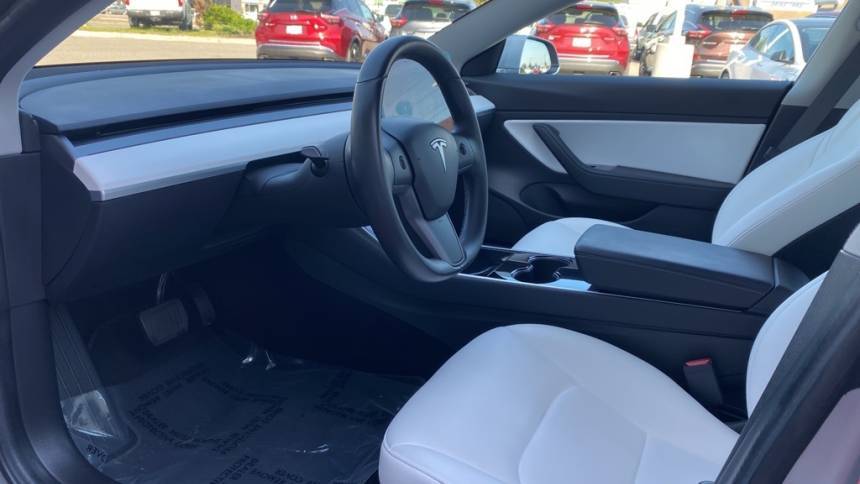2018 Tesla Model 3 5YJ3E1EB4JF085765