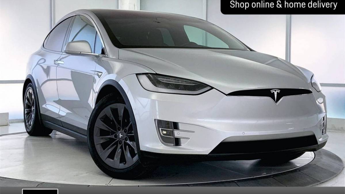 2018 Tesla Model X 5YJXCBE24JF110581