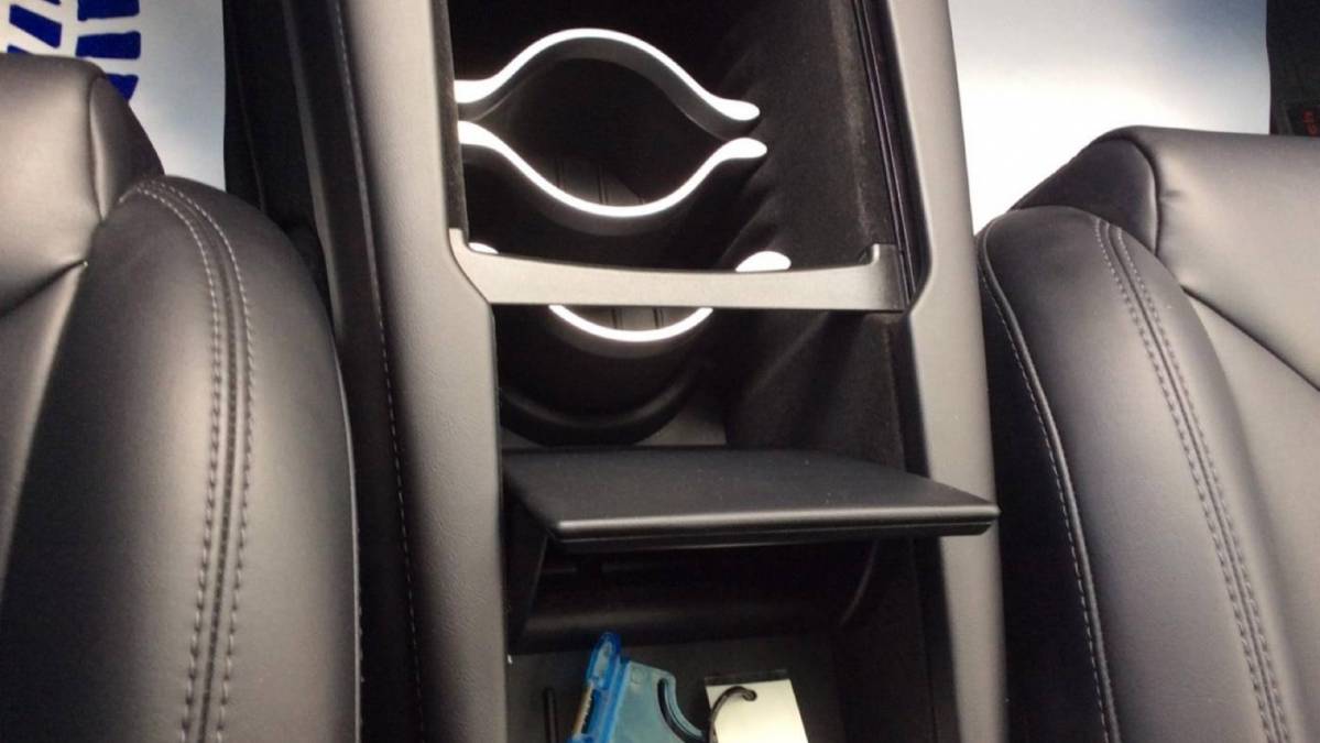 2017 Tesla Model X 5YJXCDE28HF076019