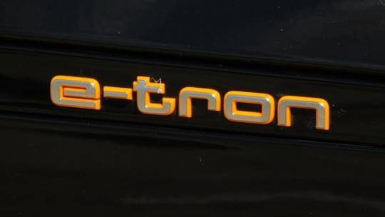 2019 Audi e-tron WA1VAAGE8KB009458