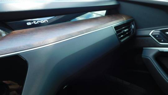 2019 Audi e-tron WA1VAAGE8KB009458