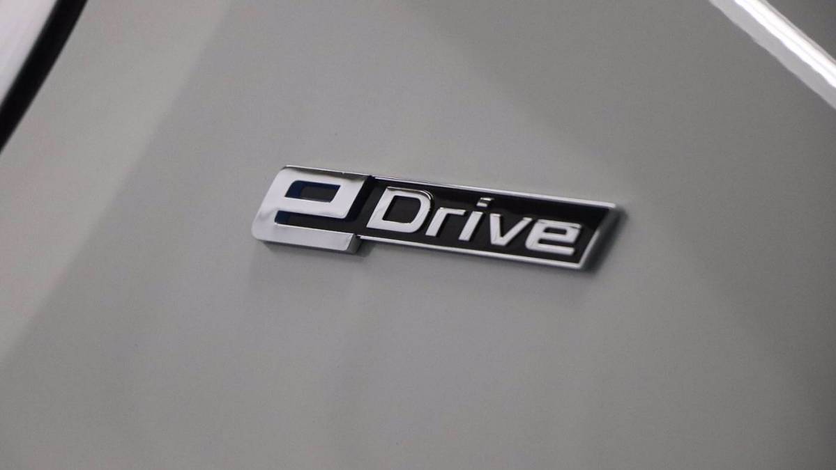 2018 BMW 5 Series WBAJA9C54JB249952