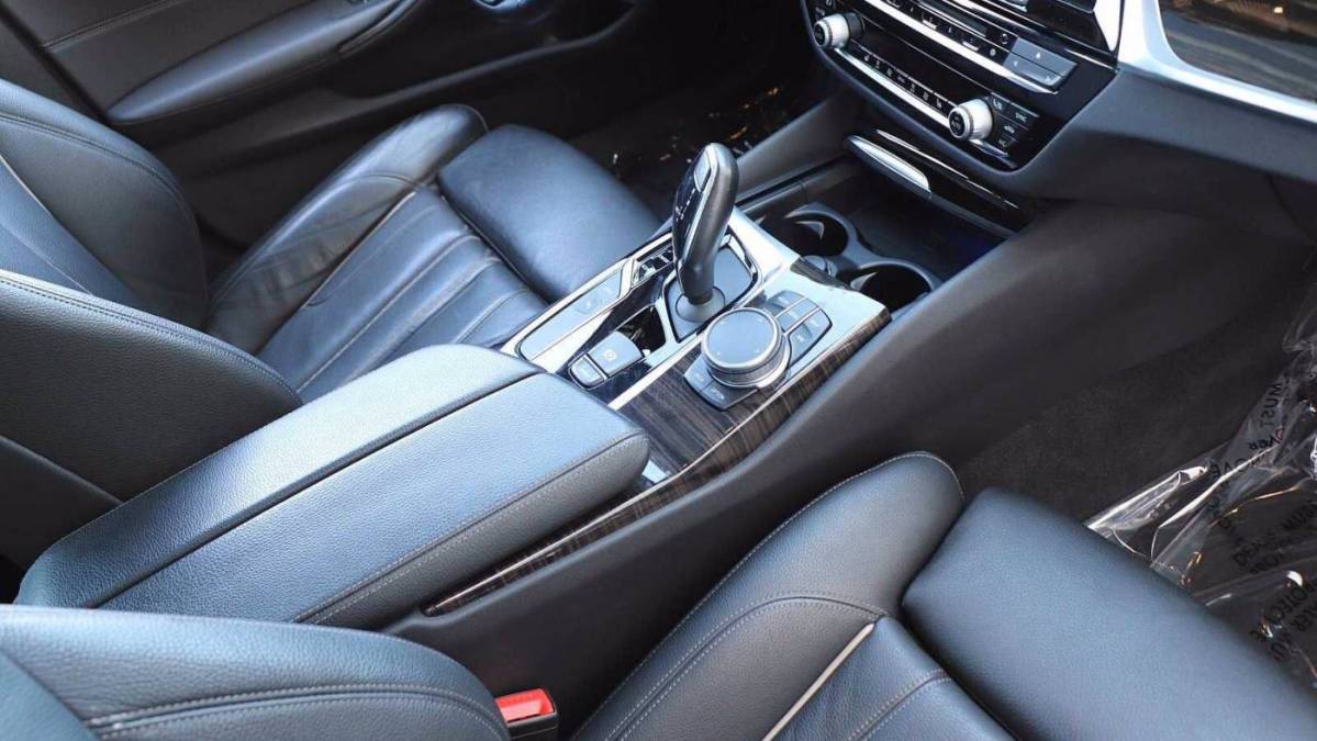 2018 BMW 5 Series WBAJA9C54JB249952