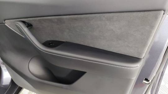 2021 Tesla Model Y 5YJYGDEE9MF099693