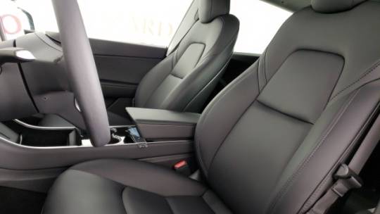 2021 Tesla Model Y 5YJYGDEE9MF099693