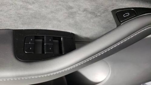 2021 Tesla Model Y 5YJYGDEE9MF099693