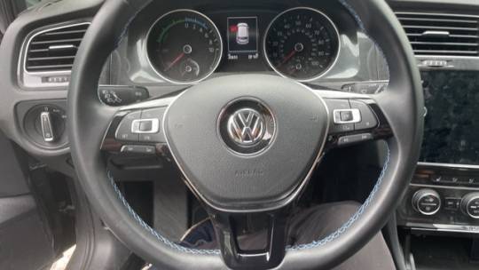 2017 Volkswagen e-Golf WVWKR7AU5HW953708