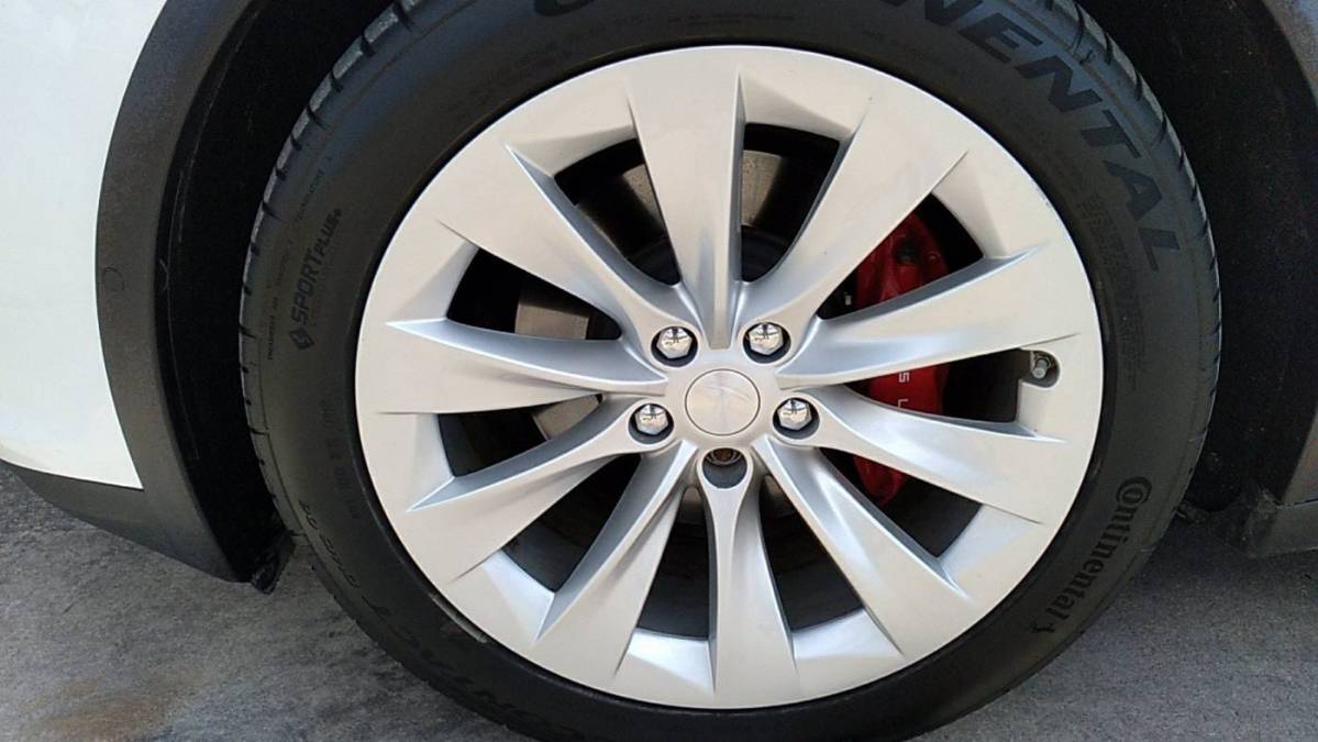 2018 Tesla Model X 5YJXCBE47JF081143