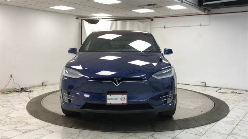 2018 Tesla Model X 5YJXCDE24JF088058