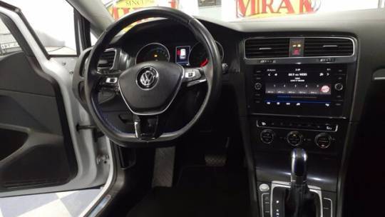 2017 Volkswagen e-Golf WVWPR7AUXHW950339