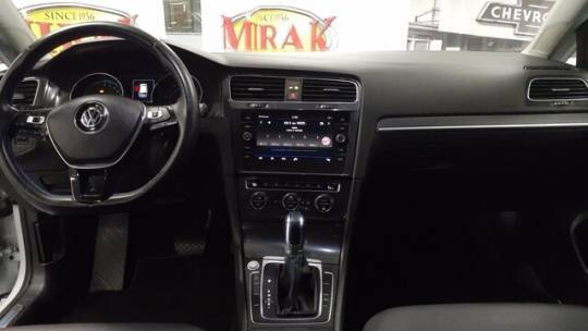 2017 Volkswagen e-Golf WVWPR7AUXHW950339