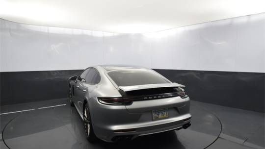 2018 Porsche Panamera WP0AE2A7XJL130879