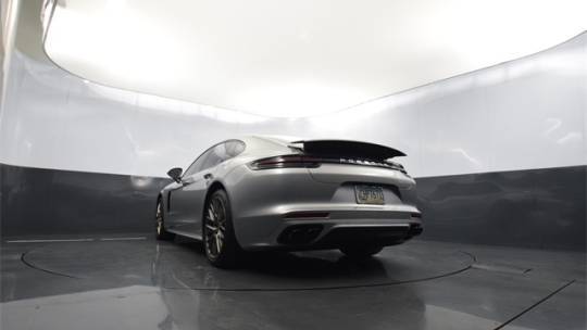 2018 Porsche Panamera WP0AE2A7XJL130879