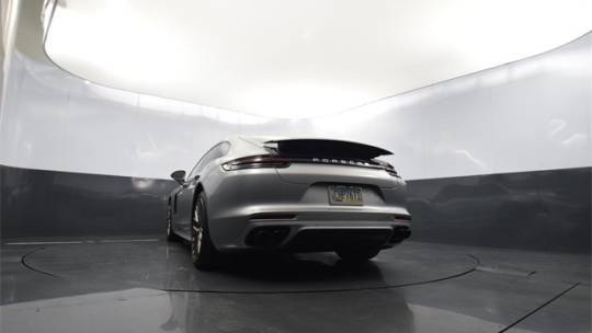 2018 Porsche Panamera WP0AE2A7XJL130879