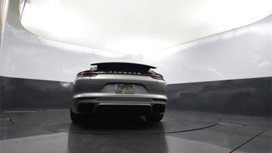 2018 Porsche Panamera WP0AE2A7XJL130879