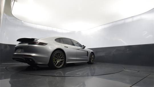 2018 Porsche Panamera WP0AE2A7XJL130879