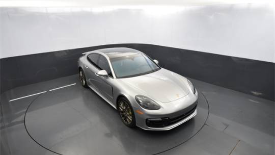 2018 Porsche Panamera WP0AE2A7XJL130879