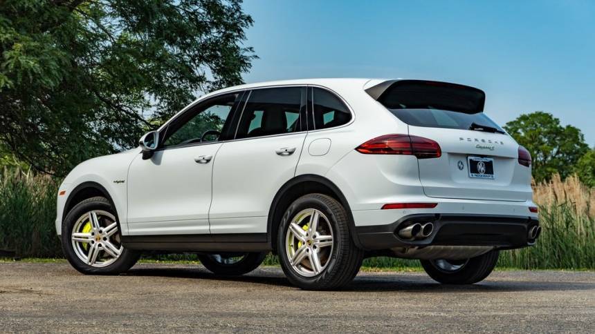 2016 Porsche Cayenne WP1AE2A21GLA64122