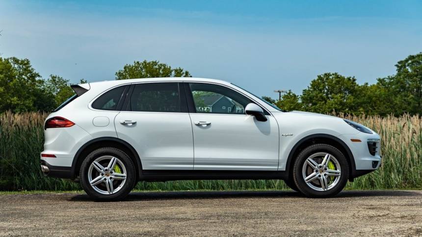 2016 Porsche Cayenne WP1AE2A21GLA64122