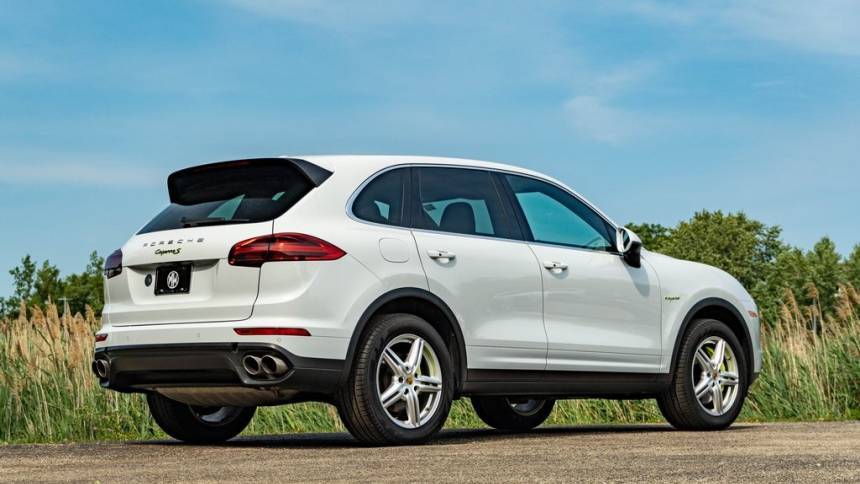 2016 Porsche Cayenne WP1AE2A21GLA64122