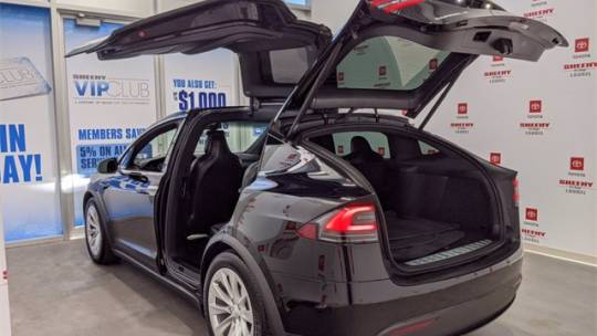 2018 Tesla Model X 5YJXCDE24JF113458