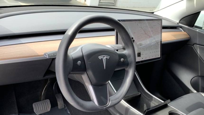 2020 Tesla Model Y 5YJYGDEE1LF018829