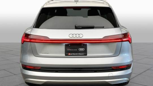 2019 Audi e-tron WA1VAAGE9KB011168