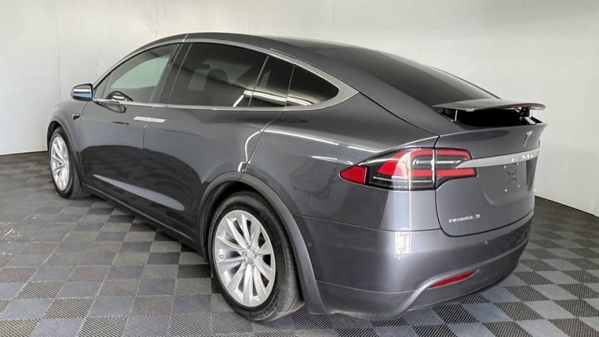 2018 Tesla Model X 5YJXCDE2XJF128580